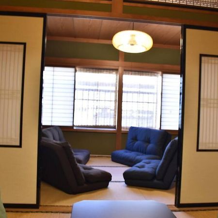Only For One Group Cheaper For 6Th & 7Th Guest 市街地中心部 一棟貸しの宿 Guest House Don'S Home Takayama  Zewnętrze zdjęcie