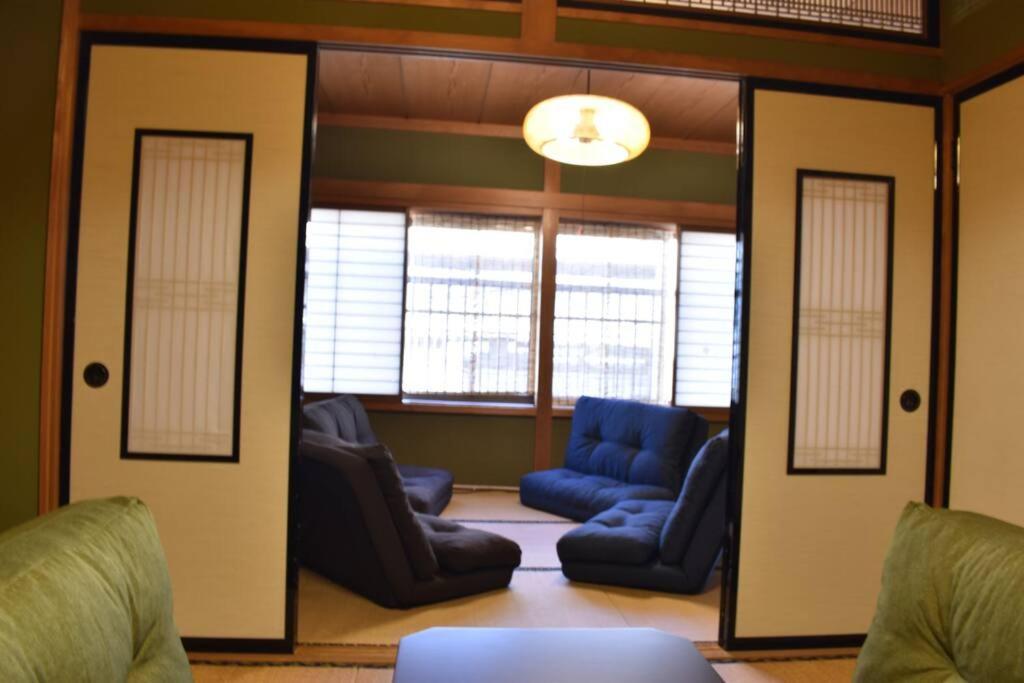 Only For One Group Cheaper For 6Th & 7Th Guest 市街地中心部 一棟貸しの宿 Guest House Don'S Home Takayama  Zewnętrze zdjęcie